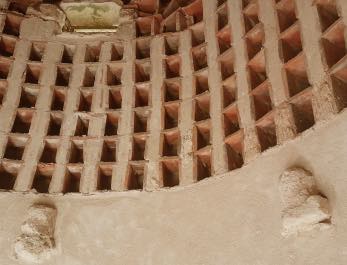 Intérieur de l'ancien pigeonnier du Château de Saint-Lactencin dans le Berry